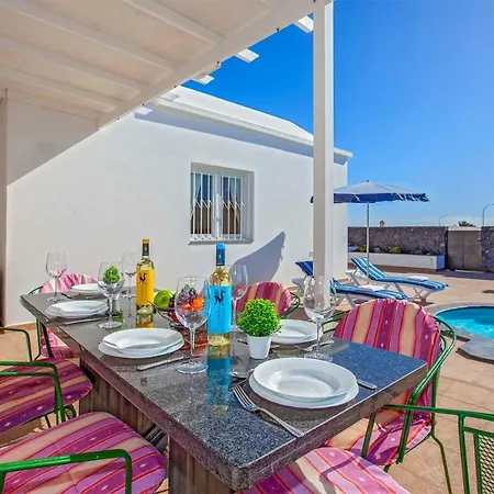 Puerto Del Carmen Sleeps 6 Pool Wifi Villa